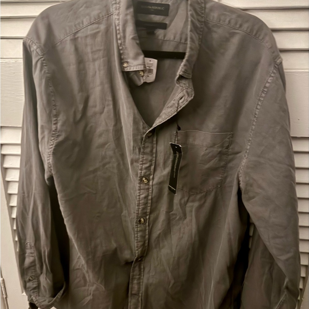 Banana Republic Men's Casual Gray Button Down Shirt